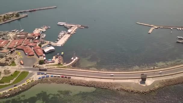 Luchtfoto Van Oude Stad Nessebar Gelegen Aan Zwarte Zee Kust — Stockvideo