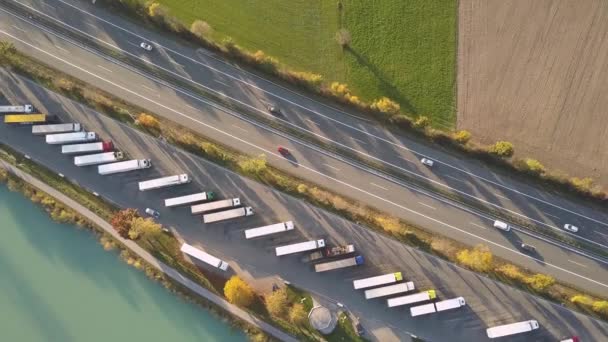Widok Góry Dół Drogi Międzystanowej Autostrady Szybkim Ruchu Parking Zaparkowanych — Wideo stockowe