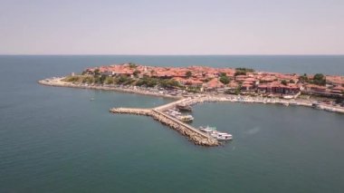 Bulgaristan 'ın Karadeniz kıyısındaki Nessebar antik kentinin havadan görünüşü.