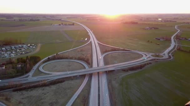 Widok Góry Dół Skrzyżowanie Autostrady Poruszającymi Się Samochodami — Wideo stockowe