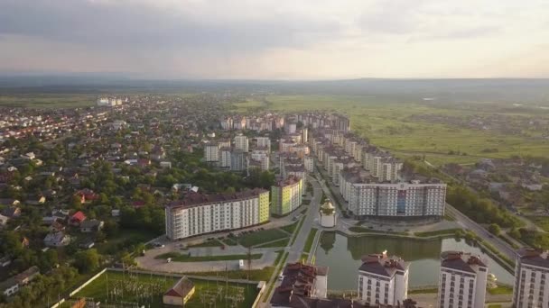 Luchtfoto Van Woonwijk Met Flatgebouwen Straten Ivano Frankivsk Stad Oekraïne — Stockvideo