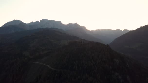 雄大なヨーロッパアルプスの山々の空中風景 — ストック動画