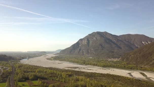 Αεροφωτογραφία Των Επιβλητικών Ευρωπαϊκών Άλπεων Βουνά — Αρχείο Βίντεο