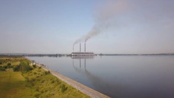 Aerial View Small Village Green Trees Big Lake High Chimney — Stock Video