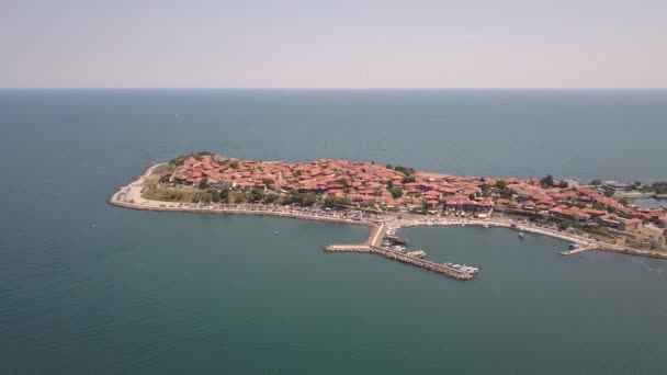 Luchtfoto Van Oude Stad Nessebar Gelegen Aan Zwarte Zee Kust — Stockvideo