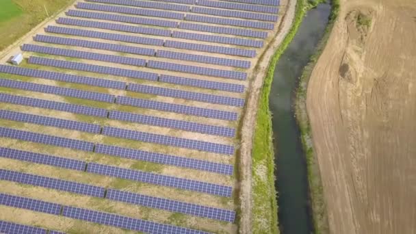 Vista Aérea Central Solar Paneles Eléctricos Para Producir Energía Ecológica — Vídeos de Stock