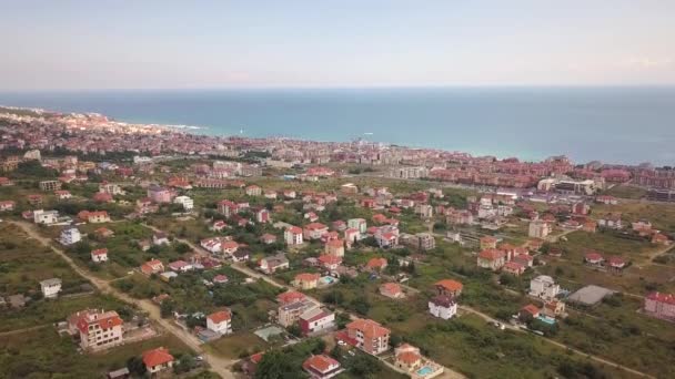 位于黑海海岸的桑尼海滩城的空中景观 拥有许多酒店大楼和旅游基础设施的沙滩俯瞰 — 图库视频影像