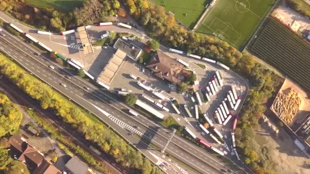 Vista Aérea Cima Para Baixo Estrada Interestadual Com Trânsito Movimento — Vídeo de Stock