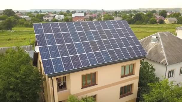 Bovenaanzicht Vanuit Lucht Van Nieuw Modern Woonhuis Huisje Met Blauw — Stockvideo