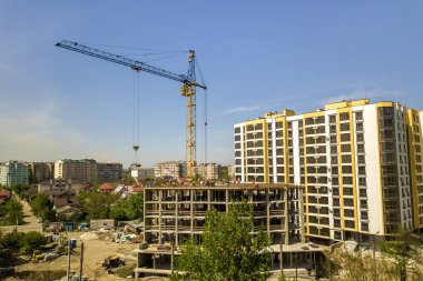 İnşaat altında daire veya ofis yüksek bina. Çalışma bu