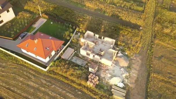 Vue Aérienne Haut Bas Deux Maisons Privées Une Construction Avec — Video
