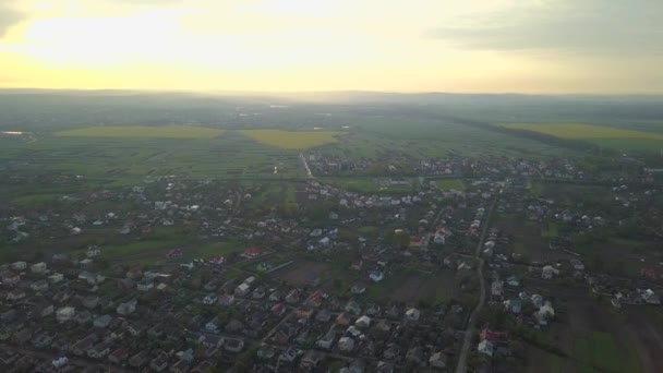 Flygfoto Över Landsbygden Stad Med Bostadshus Och Gator Uppifrån — Stockvideo