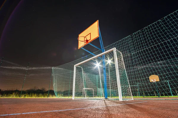 Utomhus Mini Fotboll Och Basketplan Med Boll Grind Och Korg — Stockfoto