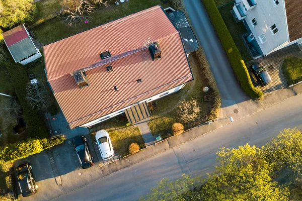 Vista Aerea Case Residenziali Con Tetti Rossi Strade Con Auto — Foto Stock