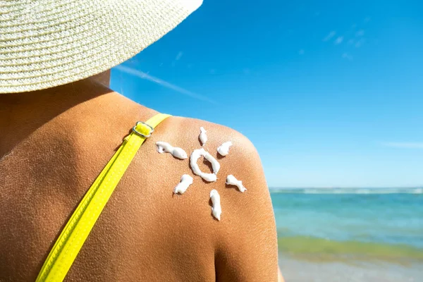 Back View Young Woman Tanning Beach Sunscreen Cream Sun Shape — Stock Photo, Image