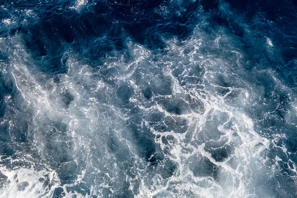 Bovenaanzicht Vanuit Lucht Het Zeewateroppervlak Witte Schuimgolven Textuur Als Natuurlijke — Stockfoto