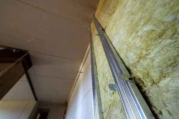 Реставрируемая Стена Изоляцией Минеральной Каменной Ваты Металлической Рамой Гипсокартона — стоковое фото