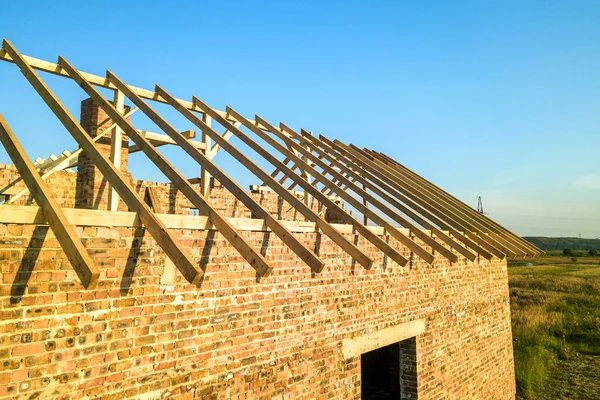 Unfinished Brick House Wooden Roof Structure Construction — Stock Photo, Image