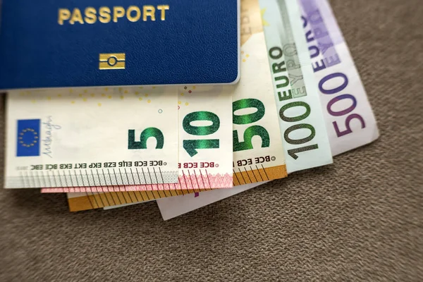 Pasaporte Viaje Dinero Billetes Euros Fondo Del Espacio Copia Vista —  Fotos de Stock