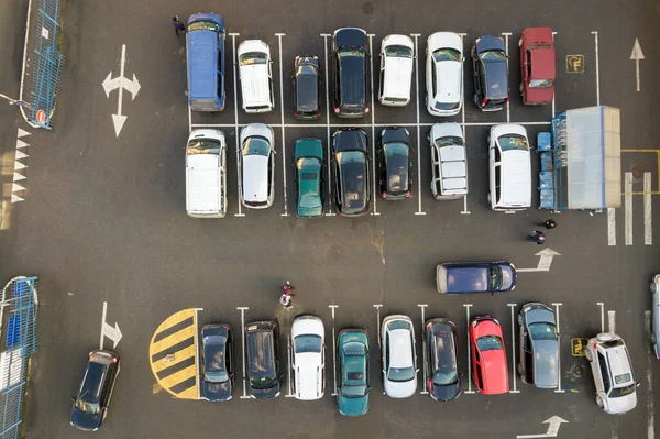 Top Kilátás Sok Autó Parkol Parkolóban — Stock Fotó