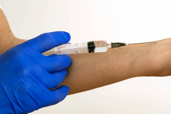 Close Van Arts Hand Blauwe Beschermende Handschoen Die Injectie Met — Stockfoto