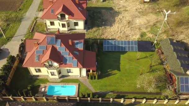 Vista Aerea Una Casa Privata Con Prato Verde Cortile Coperto — Video Stock