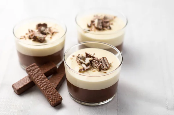 초콜릿 무스 & 치즈 크림 컵 — 스톡 사진