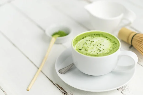Κύπελλο latte matcha πράσινο τσάι με copyspace. — Φωτογραφία Αρχείου