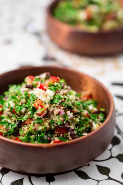 Quinoa tabbouleh salata kasesi