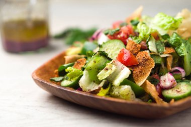 Sağlıklı soğanlı salata portre.