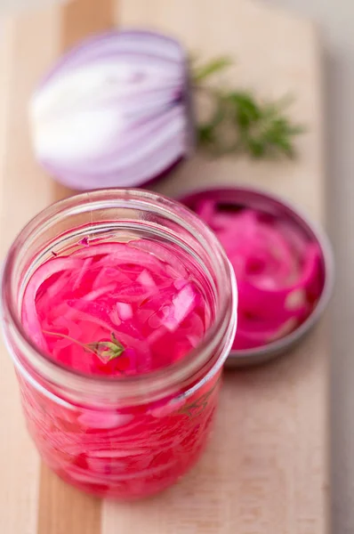 Pickled red onions condiment. — Stock Photo, Image
