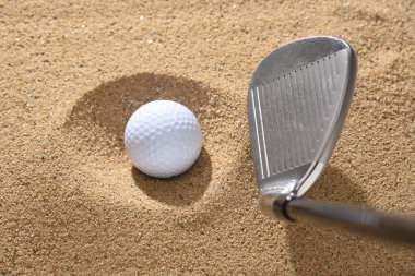 Golf topu bunger içinde