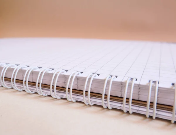 Defter ile kare kağıt