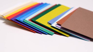 İş için çok renkli kağıt örnekleri paleti