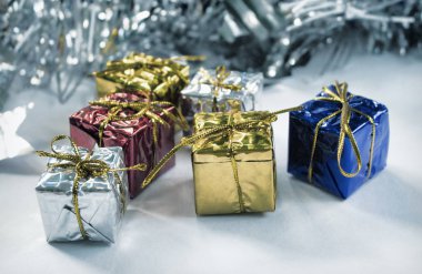 Noel süs vintage tarzı. Noel ağacı dekor beyaz tonda fotoğraf.