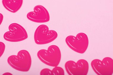 küçük kırmızı Kalpler