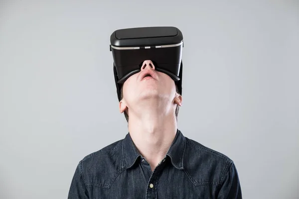 Man in virtual reality — Stock Photo, Image