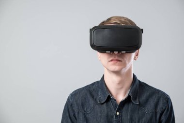 Sanal gerçeklikteki adam