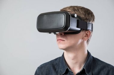 Sanal gerçeklikteki adam