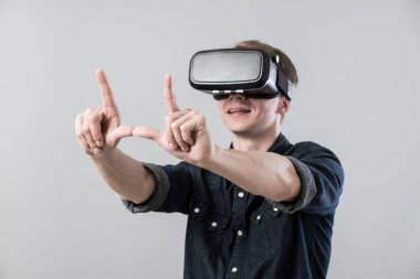 Sanal gerçeklikteki adam