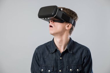 Sanal gerçeklikteki adam