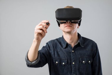 Sanal gerçeklikteki adam