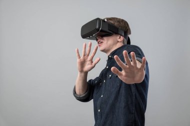 Sanal gerçeklikteki adam