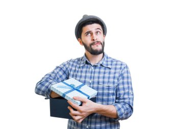 Sakallı adam hediye ile