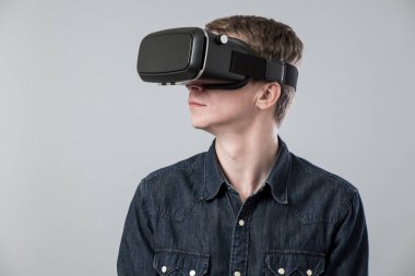 Sanal gerçeklikteki adam