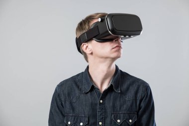 Sanal gerçeklikteki adam