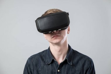 Sanal gerçeklikteki adam