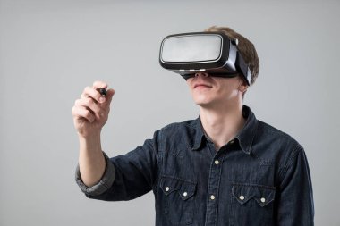 Sanal gerçeklikteki adam