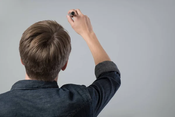 Joven con pluma — Foto de Stock