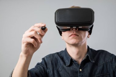 Sanal gerçeklikteki adam